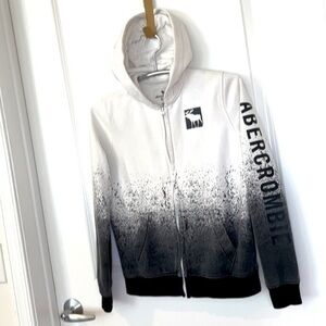 ABERCROMBIE KIDS | Size 15/16 White Fading into Black Full-Zip Hooded Sweatshirt